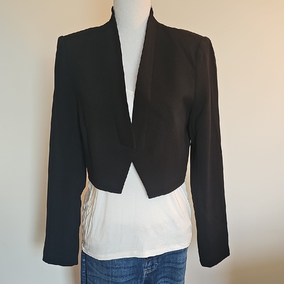 White House Black Market Jackets & Blazers - White House Black Market Black Cropped Blazer